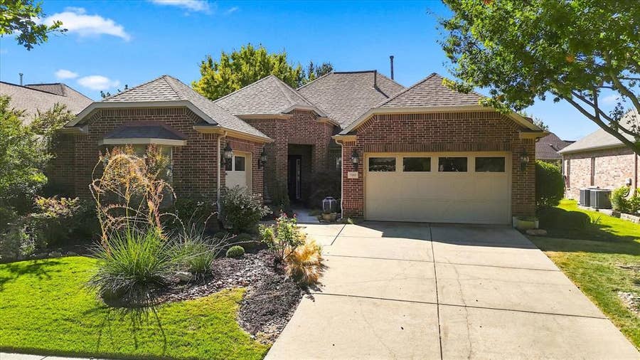 Property photo for 7165 Bay Hill Drive, Frisco, TX