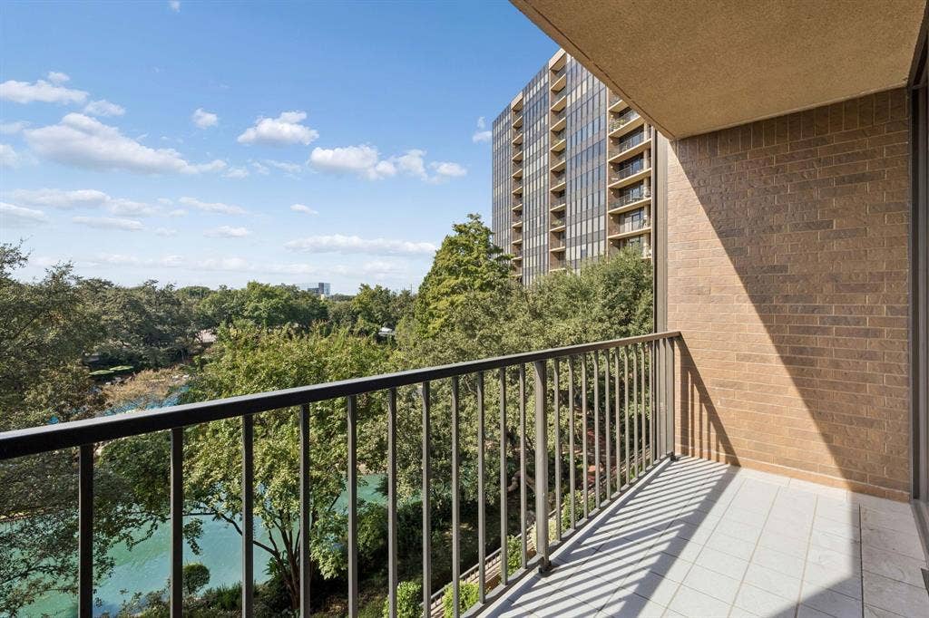 5200 Keller Springs Road, #425 and 427, Dallas, TX 75248 5200 Keller Springs Road, #425 and 427, Dallas, TX 75248