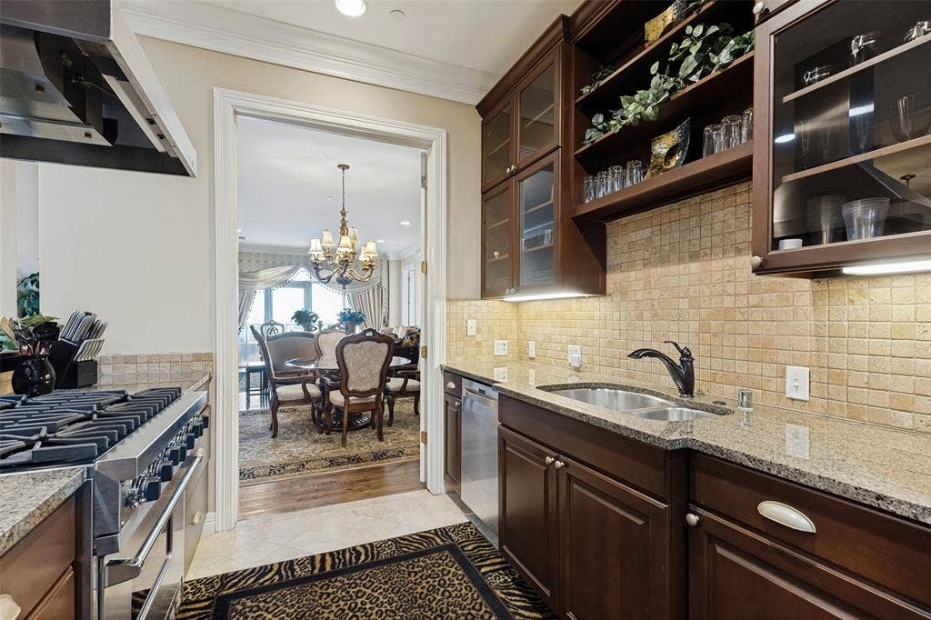 2828 Hood Street, #508, Dallas, TX 75219 2828 Hood Street, #508, Dallas, TX 75219