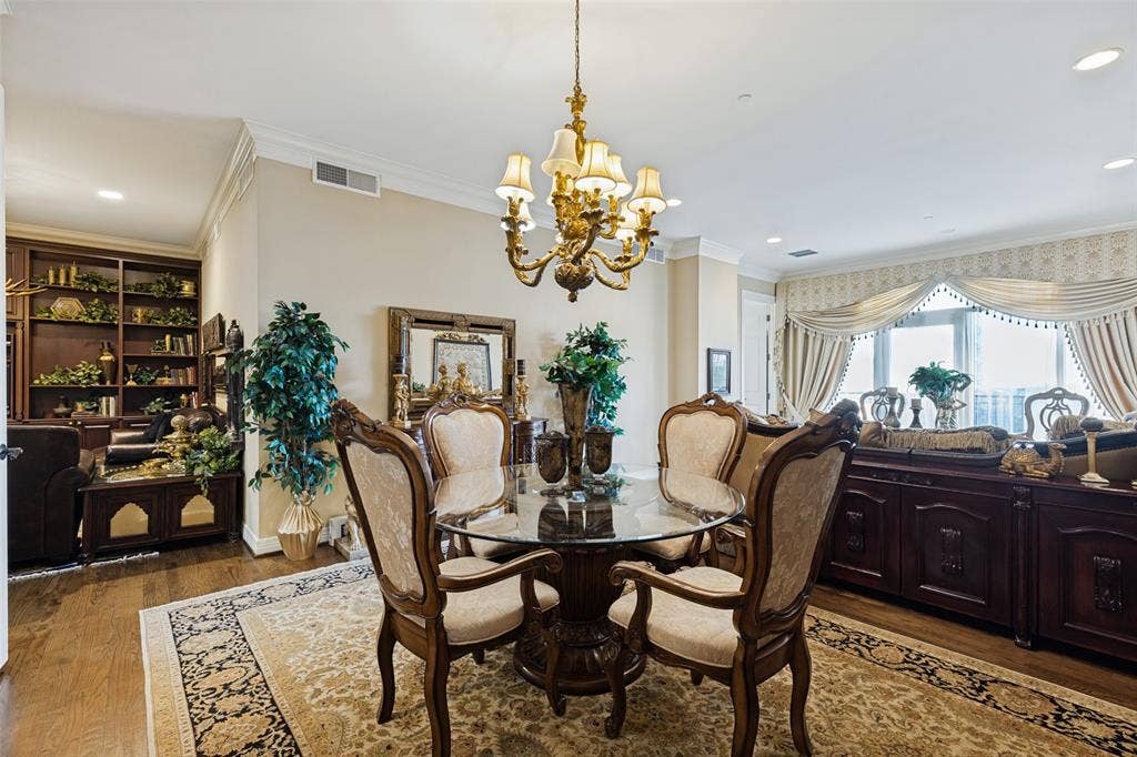 2828 Hood Street, #508, Dallas, TX 75219 Elegant formal dining