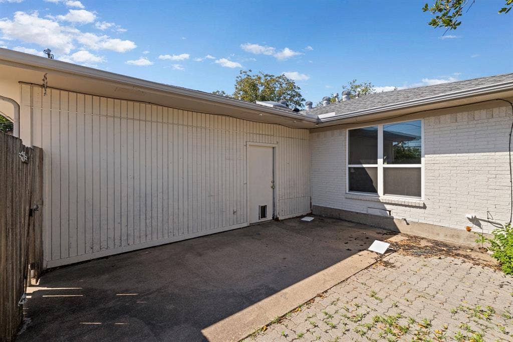 8406 Lullwater Drive, Dallas, TX 75218