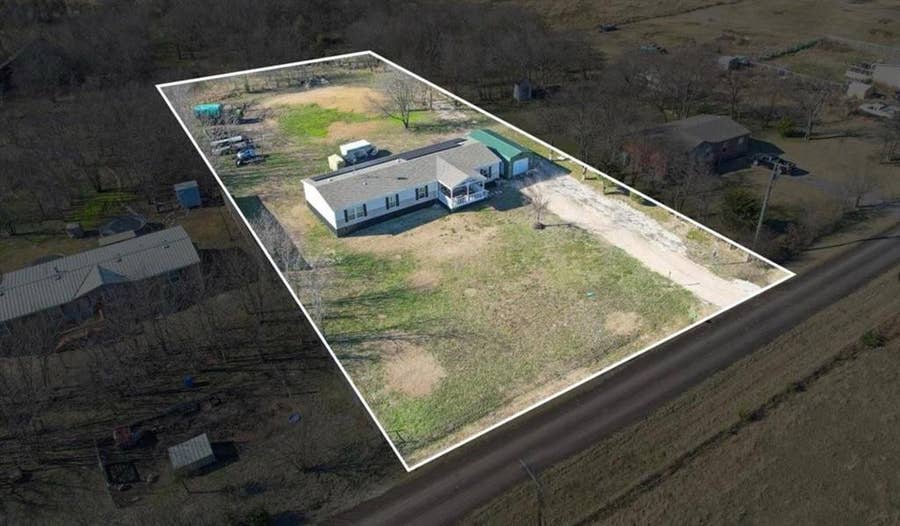 Property photo for 5740 County Road 1091, Celeste, TX