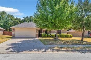 Property photo for 2005 Lindentree Drive, Weatherford, TX