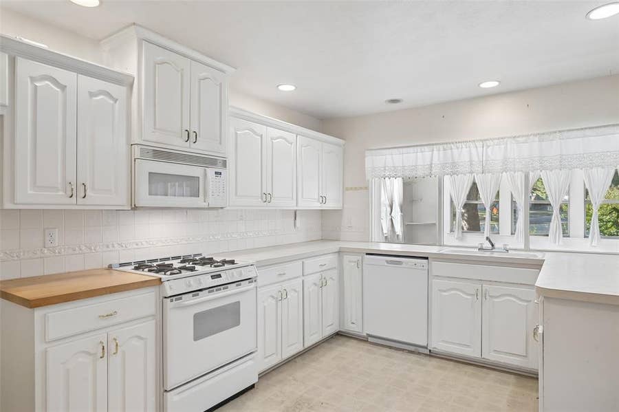 Property photo for 3309 S Edelweiss Drive, Grand Prairie, TX