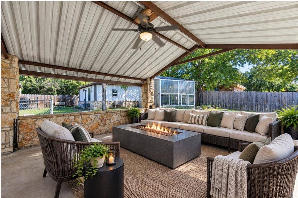 2705 Solar Court, Granbury, TX 76049 2705 Solar Court, Granbury, TX 76049