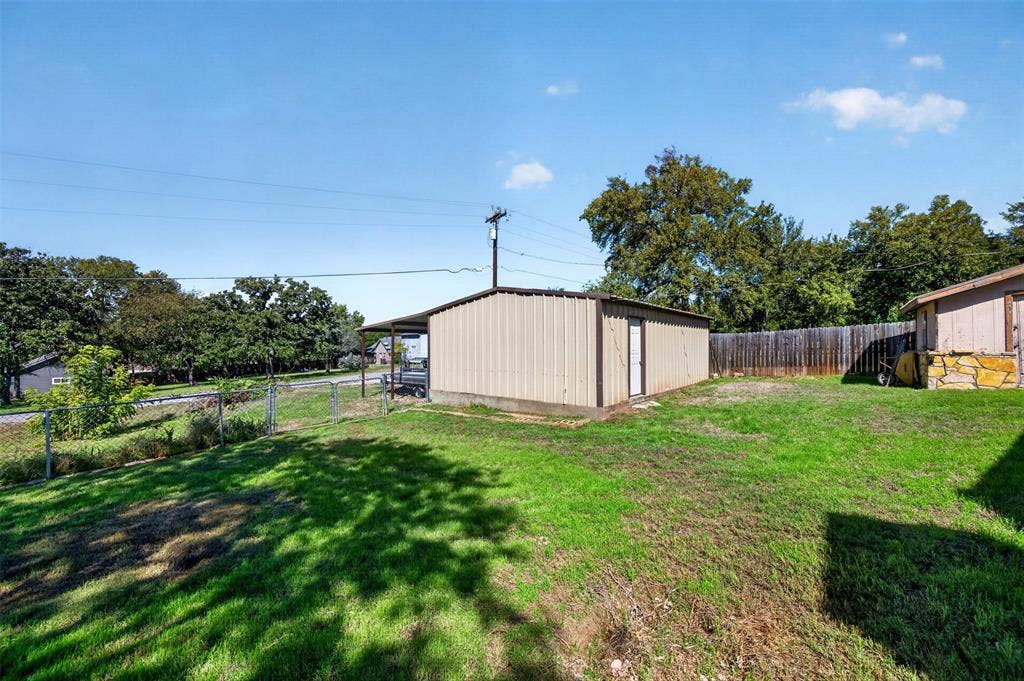 2705 Solar Court, Granbury, TX 76049 2705 Solar Court, Granbury, TX 76049