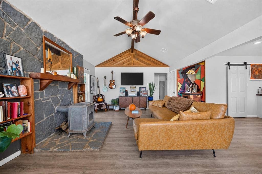 2705 Solar Court, Granbury, TX 76049 2705 Solar Court, Granbury, TX 76049