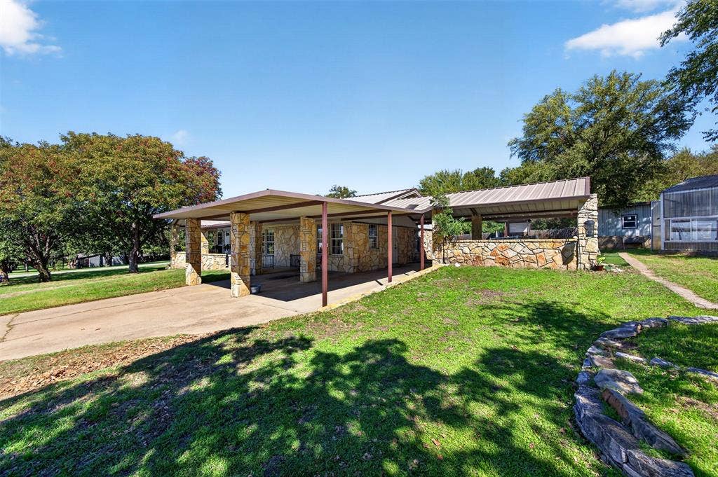 2705 Solar Court, Granbury, TX 76049 2705 Solar Court, Granbury, TX 76049