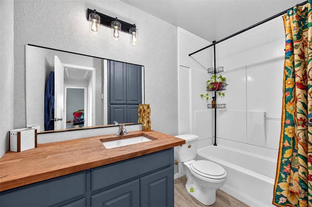 2705 Solar Court, Granbury, TX 76049 2705 Solar Court, Granbury, TX 76049