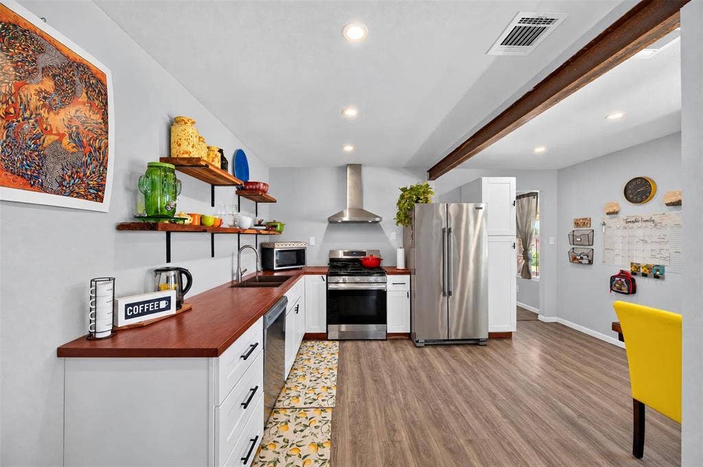 2705 Solar Court, Granbury, TX 76049 2705 Solar Court, Granbury, TX 76049