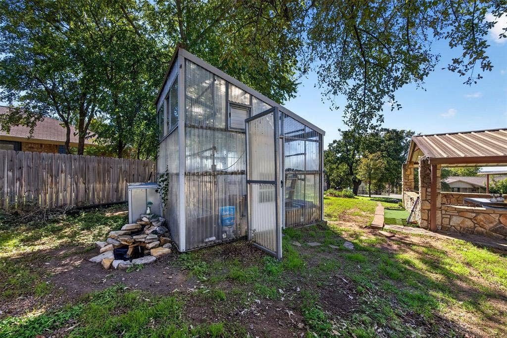 2705 Solar Court, Granbury, TX 76049 2705 Solar Court, Granbury, TX 76049
