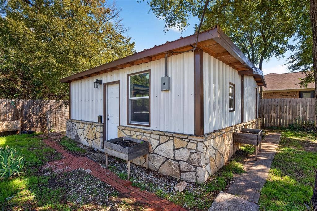 2705 Solar Court, Granbury, TX 76049 2705 Solar Court, Granbury, TX 76049