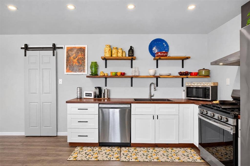 2705 Solar Court, Granbury, TX 76049 2705 Solar Court, Granbury, TX 76049