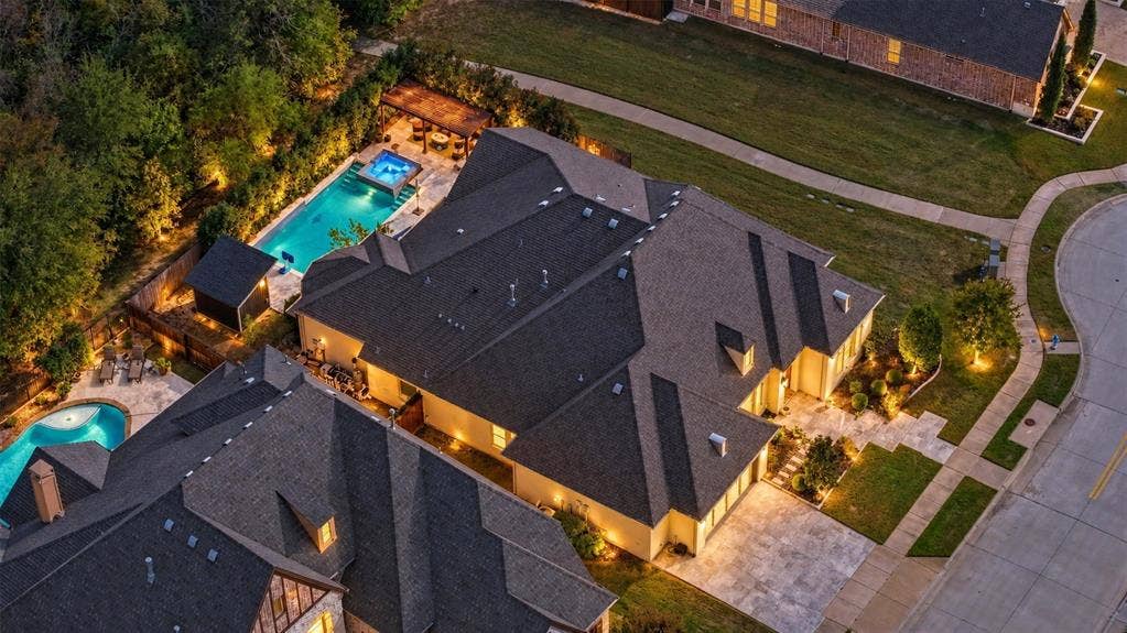 2204 Grafton Lane, McKinney, TX 75071 2204 Grafton Lane, McKinney, TX 75071