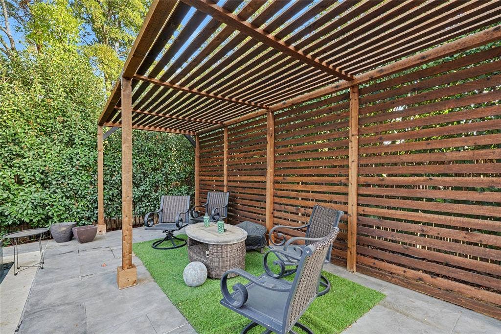 2204 Grafton Lane, McKinney, TX 75071 2204 Grafton Lane, McKinney, TX 75071