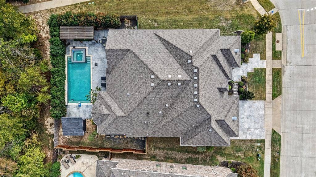2204 Grafton Lane, McKinney, TX 75071 2204 Grafton Lane, McKinney, TX 75071