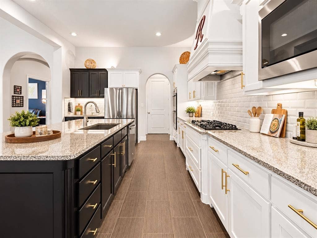 2204 Grafton Lane, McKinney, TX 75071 2204 Grafton Lane, McKinney, TX 75071