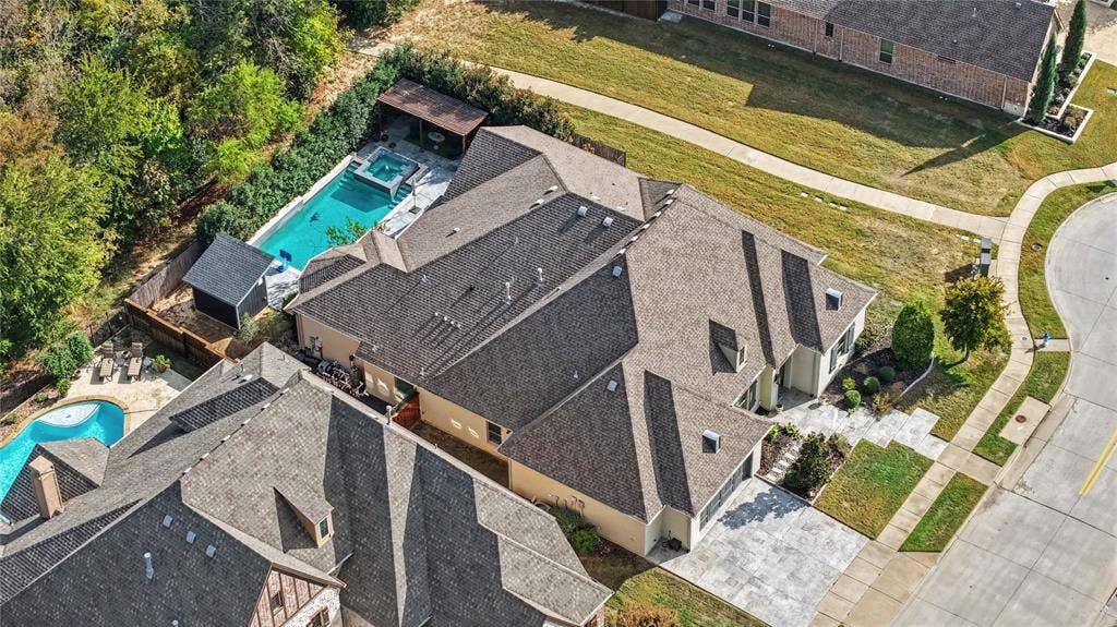 2204 Grafton Lane, McKinney, TX 75071 2204 Grafton Lane, McKinney, TX 75071