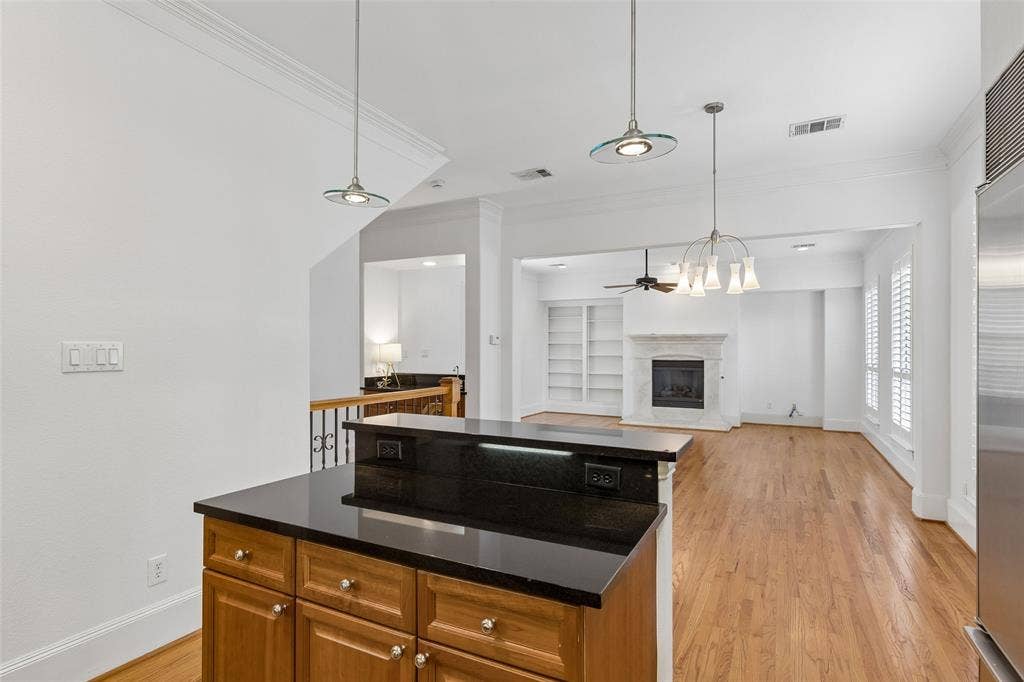 4330 Cole Avenue, #F, Dallas, TX 75205 4330 Cole Avenue, #F, Dallas, TX 75205