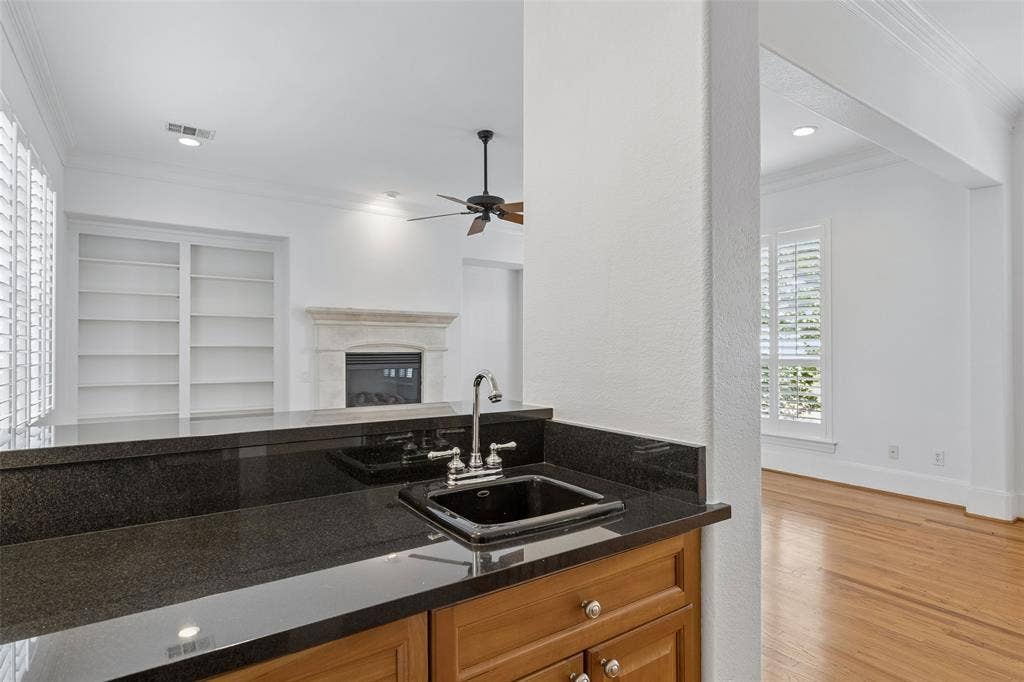 4330 Cole Avenue, #F, Dallas, TX 75205 Half Bath on Second Floor