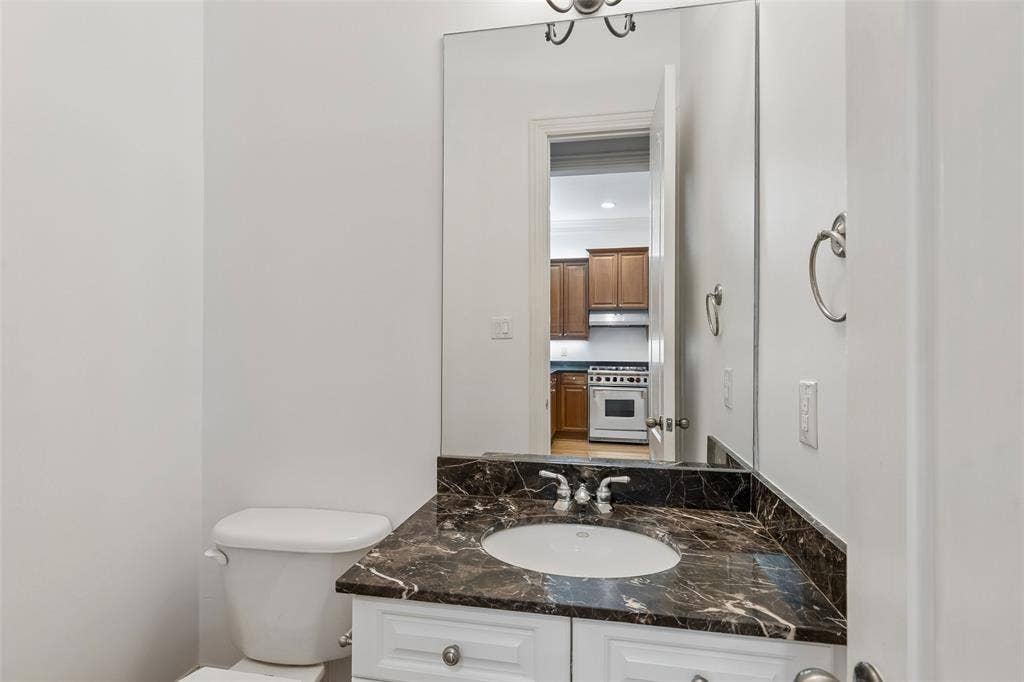 4330 Cole Avenue, #F, Dallas, TX 75205 Half Bath on Second Floor
