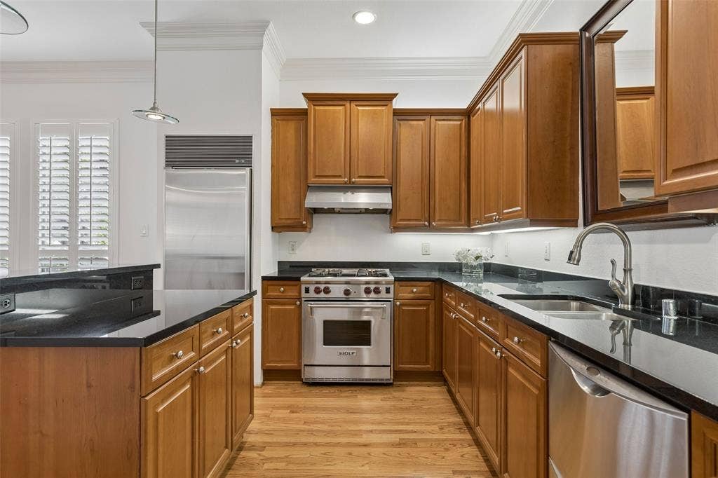 4330 Cole Avenue, #F, Dallas, TX 75205 4330 Cole Avenue, #F, Dallas, TX 75205