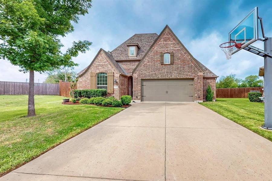 Property photo for 3201 Hickory Bend Trail, McKinney, TX