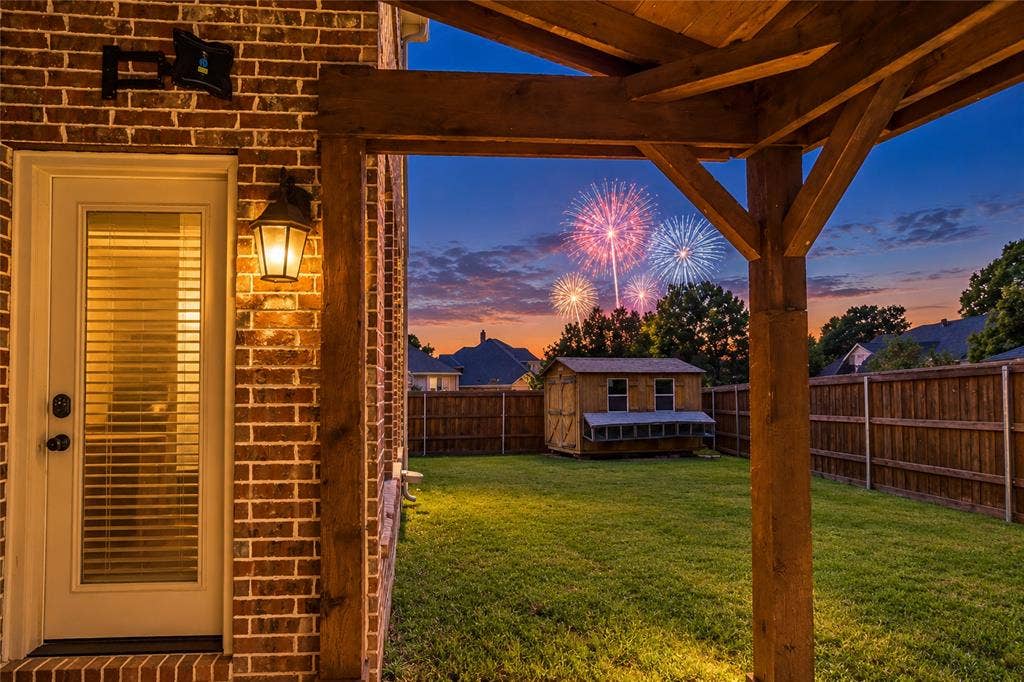 104 Aztec Court, Waxahachie, TX 75165 Enjoy your private view of 4th of July fireworks at the sports complex! Virtually staged.