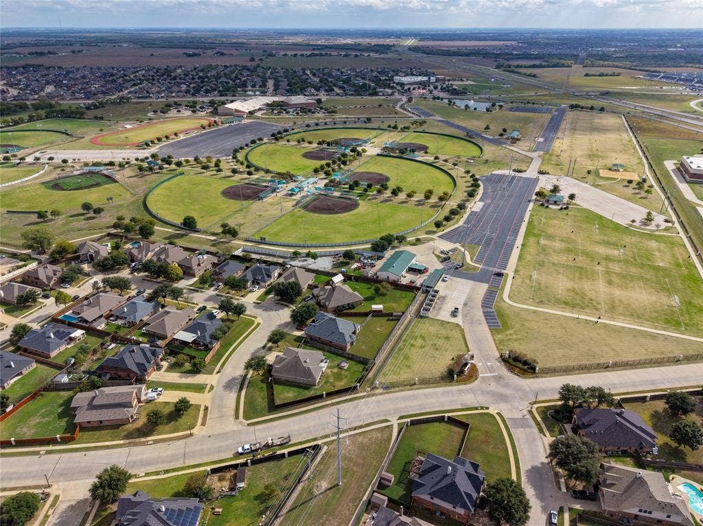 104 Aztec Court, Waxahachie, TX 75165 The Waxahachie Sports Complex is a short walk down the street!