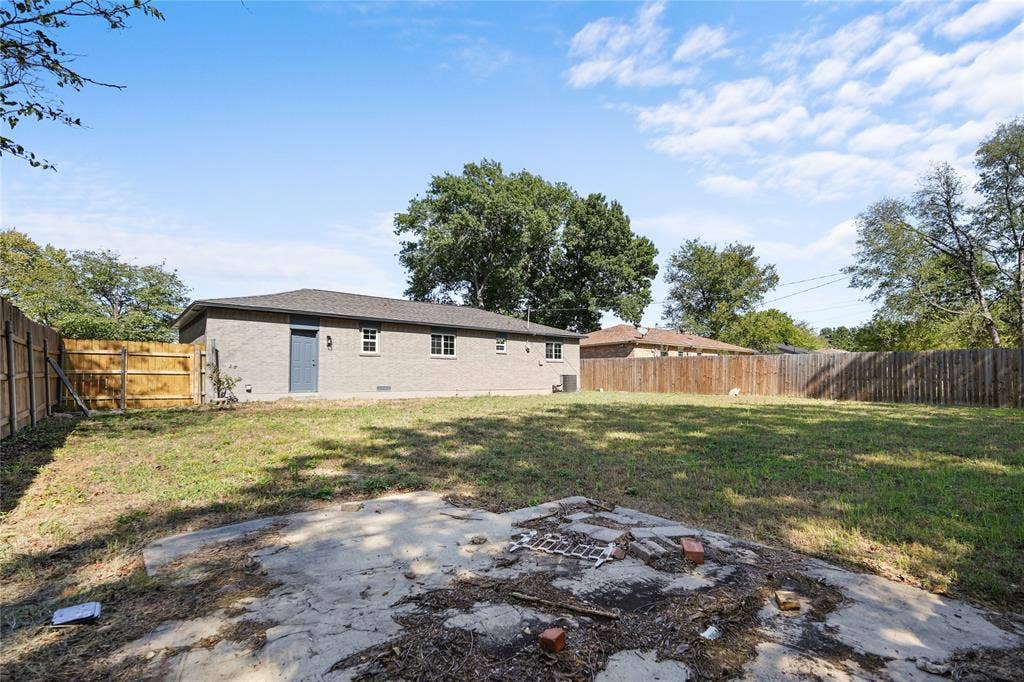 820 Colgate Drive, Lancaster, TX 75134 820 Colgate Drive, Lancaster, TX 75134