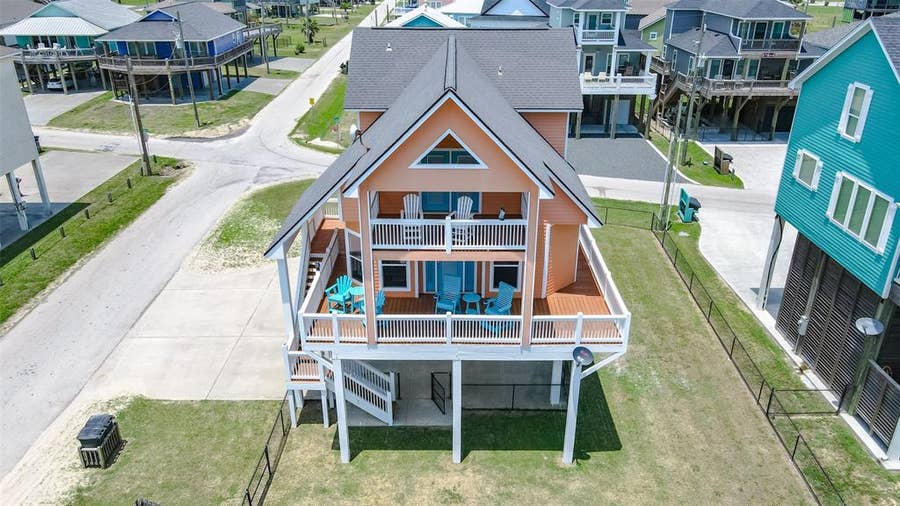 Property photo for 2774 Gulfview Lane, Crystal Beach, TX