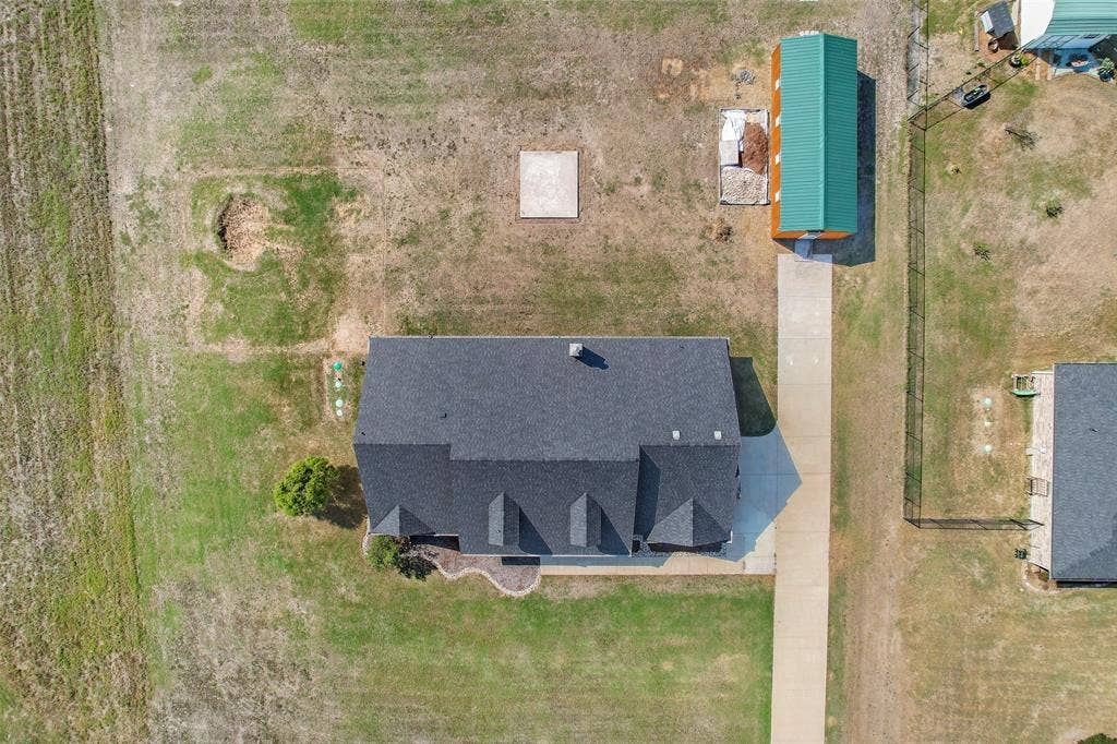 8818 Abner Road, Oak Ridge, TX 75161