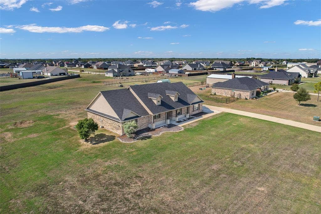 8818 Abner Road, Oak Ridge, TX 75161