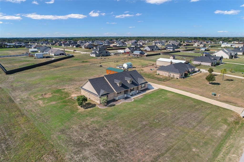8818 Abner Road, Oak Ridge, TX 75161