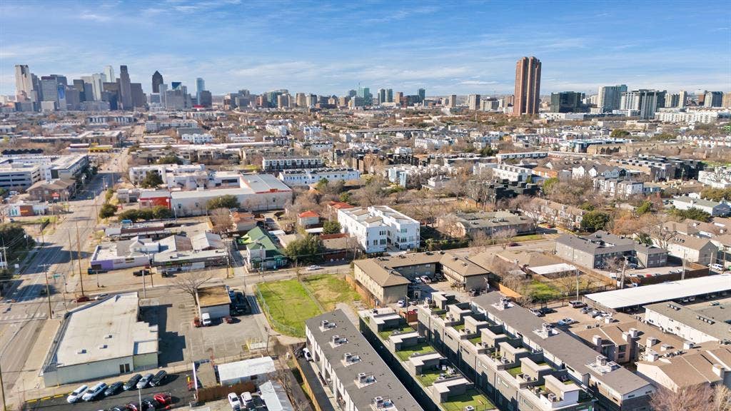 1731 N Fitzhugh Avenue, Dallas, TX 75204 Aerial view