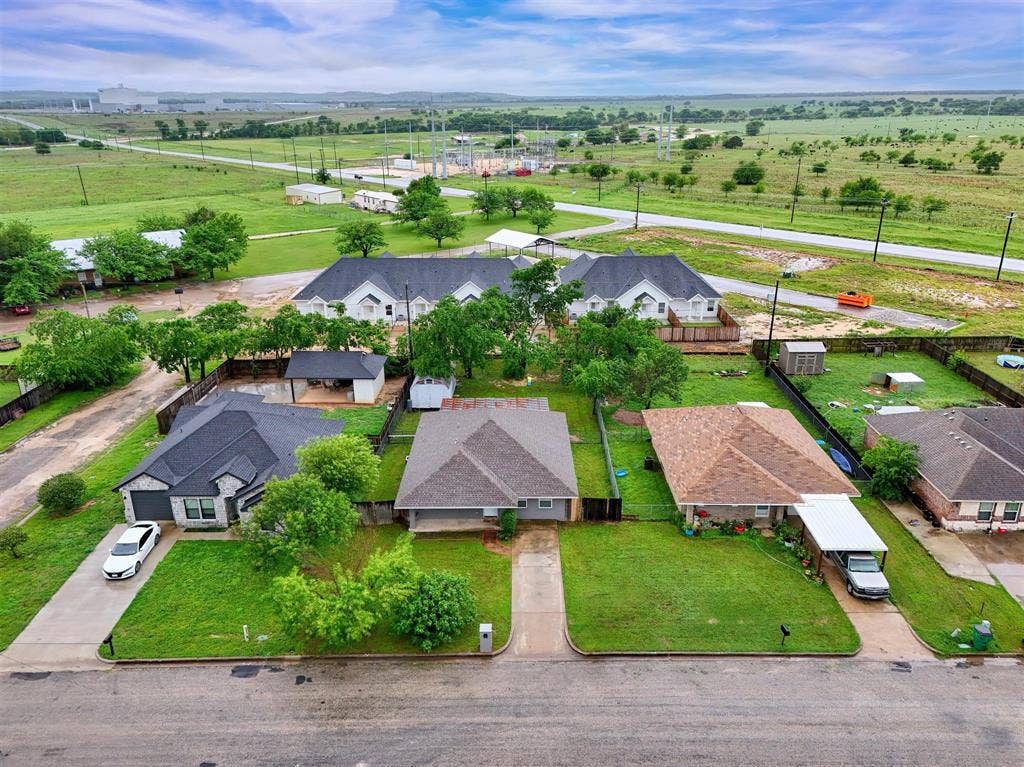 408 Little Avenue, McGregor, TX 76657