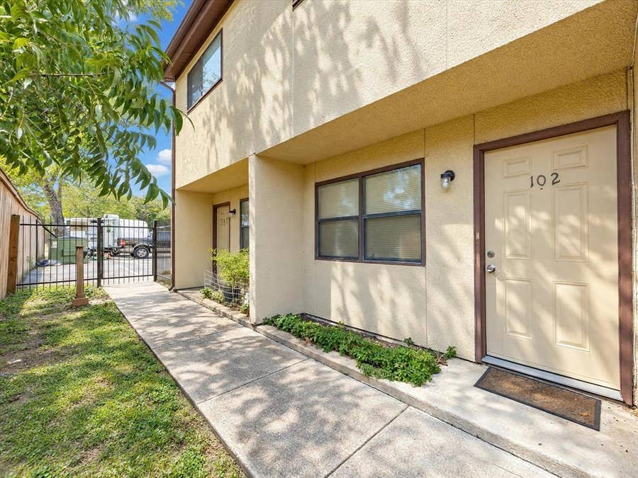 Property photo for 805 N Oak Street, #102, Arlington, TX