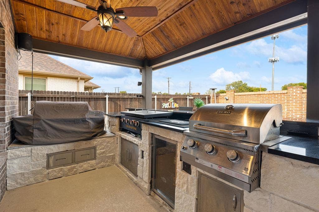 221 Lariat Trail, Waxahachie, TX 75165