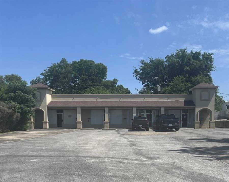 Property photo for 9516 Camp Bowie West Boulevard, #B, Fort Worth, TX