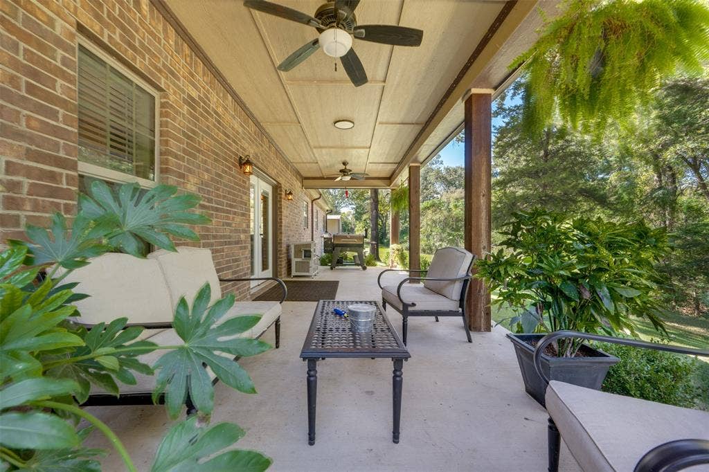 10517 CR 4101, Frankston, TX 75763