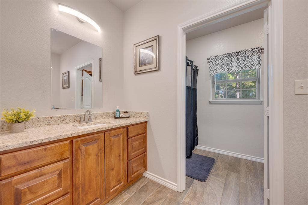 10517 CR 4101, Frankston, TX 75763