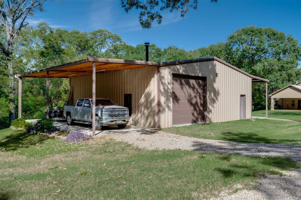 10517 CR 4101, Frankston, TX 75763