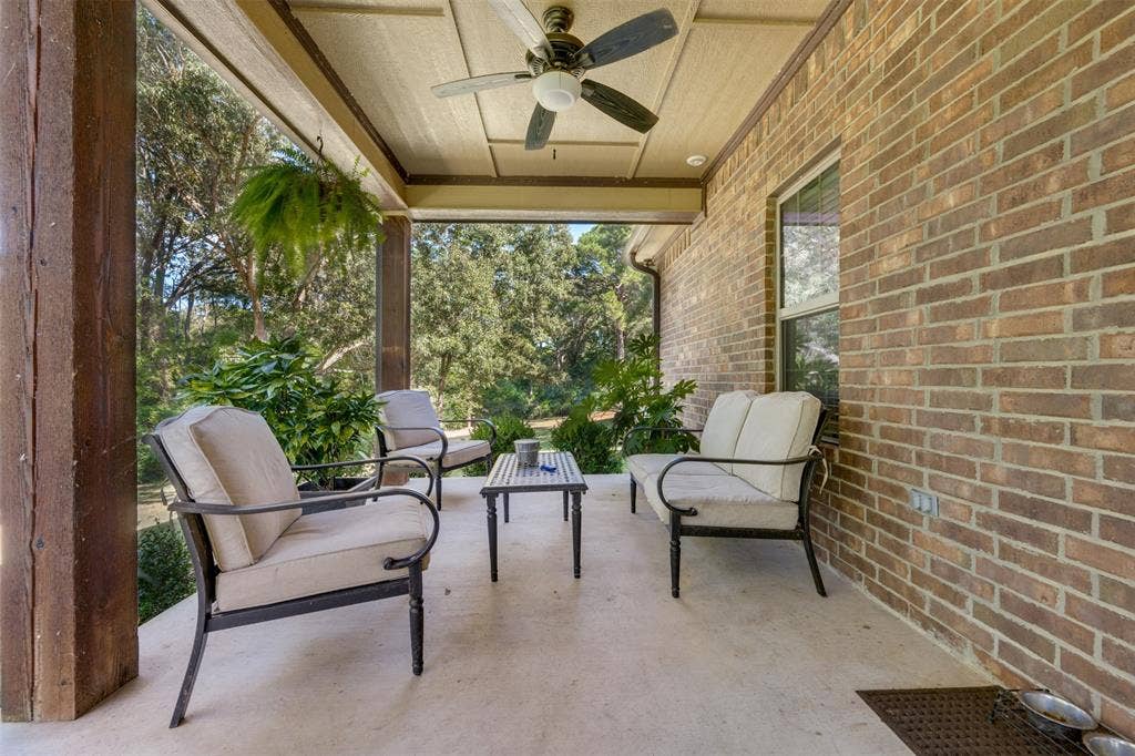 10517 CR 4101, Frankston, TX 75763