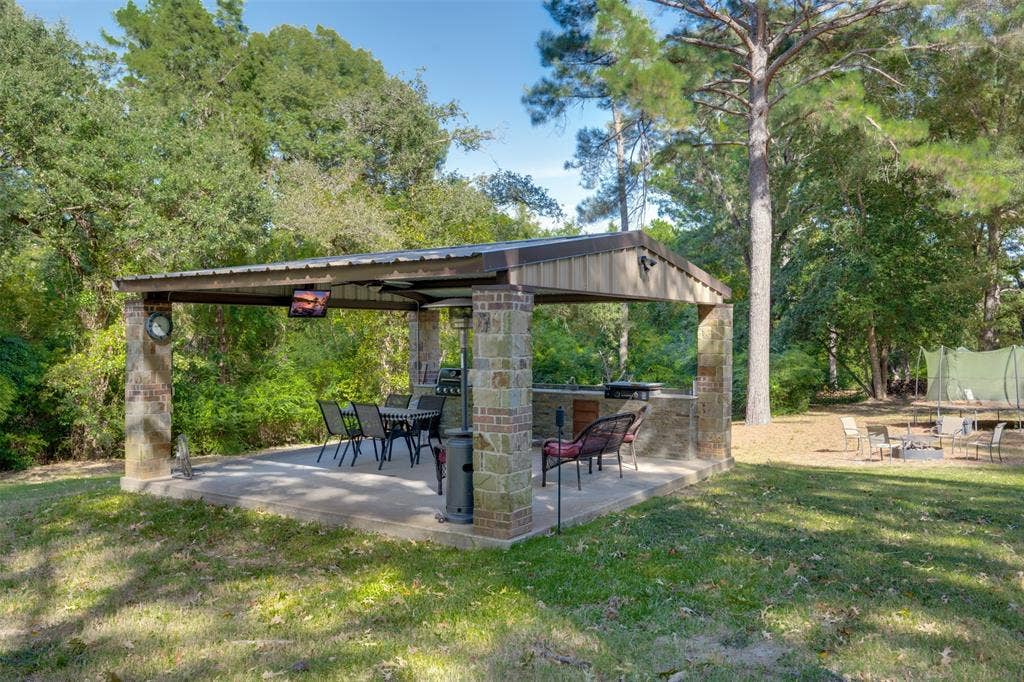 10517 CR 4101, Frankston, TX 75763