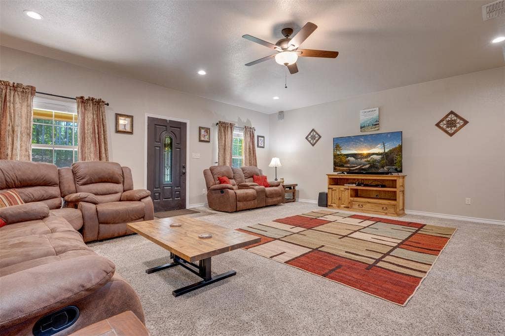 10517 CR 4101, Frankston, TX 75763
