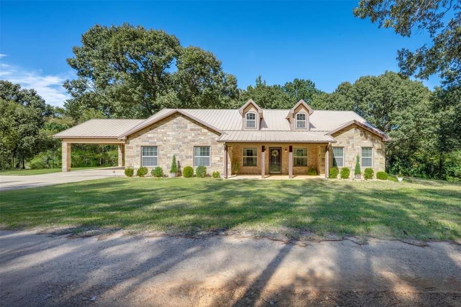 Property photo for 10517 CR 4101, Frankston, TX