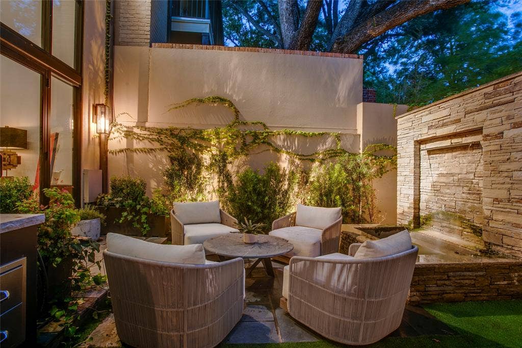 4648 Christopher Place, Dallas, TX 75204