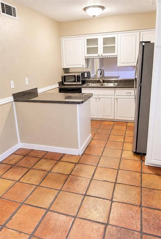 9803 Park Lane Place, Dallas, TX 75220