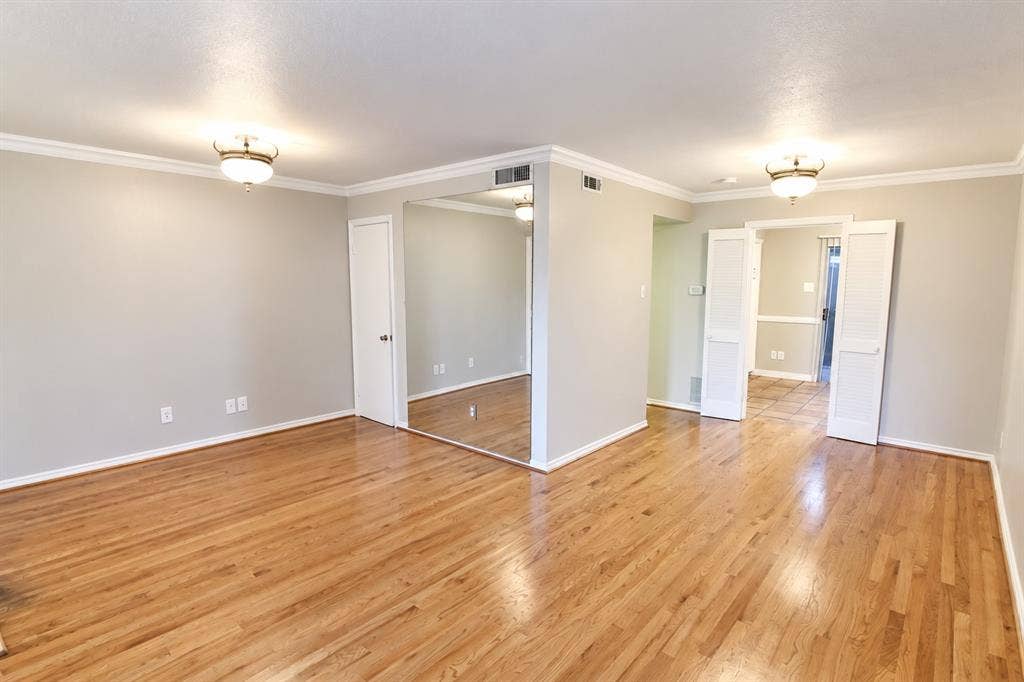 9803 Park Lane Place, Dallas, TX 75220