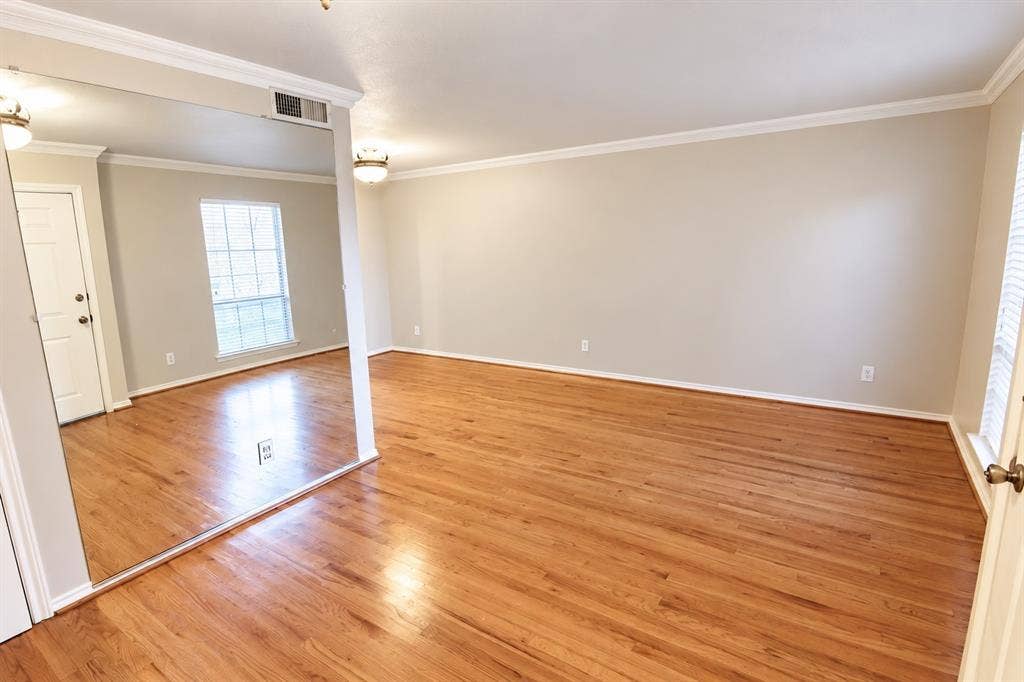 9803 Park Lane Place, Dallas, TX 75220